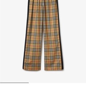 Burberry check like new wide-leg trousers

Plaid Wide-Leg Pants in Tan and Black